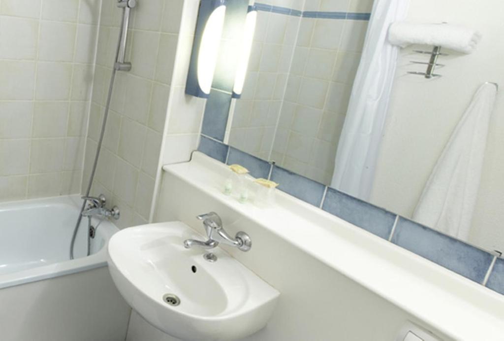 Campanile Manosque Hotel Phòng bức ảnh